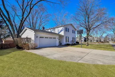 1120 E Hawthorne Boulevard, Wheaton, IL 60187 - Photo 11