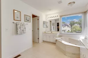 2911 Bayberry Dr, Buffalo Grove, IL 60089 - Photo 25