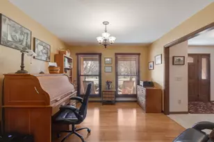 38W512 Bittersweet Ln, Elgin, IL 60124 - Photo 5