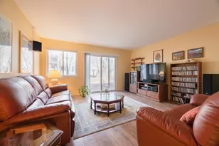 113 Meredith Ln, Streamwood, IL 60107 - Photo 7