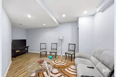 384 W Pointe Drive, Vernon Hills, IL 60061 - Photo 9