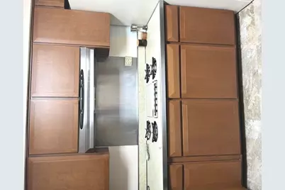 3325 W Columbia Avenue, Lincolnwood, IL 60712 - Photo 5