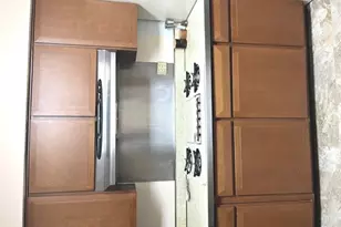 3325 W Columbia Ave, Lincolnwood, IL 60712 - Photo 5