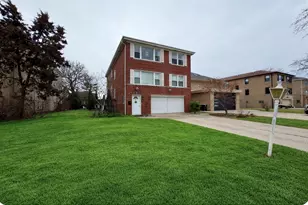 3325 W Columbia Ave, Lincolnwood, IL 60712 - Photo 1