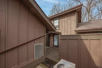 42W470 Red Bud Court, Saint Charles, IL 60175 - Photo 5
