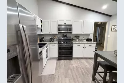 42W470 Red Bud Court, Saint Charles, IL 60175 - Photo 7