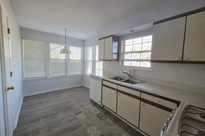 1946 Quaker Hollow Lane, Streamwood, IL 60107 - Photo 3