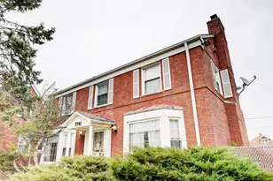 7741 S Paxton Ave, Chicago, IL 60649 - Photo 3