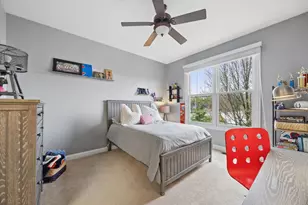 829 Avon Ct, Glen Ellyn, IL 60137 - Photo 15