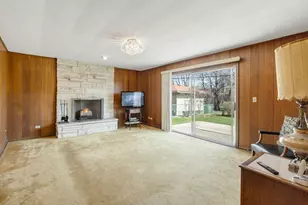 7241 N Lowell Ave, Lincolnwood, IL 60712 - Photo 9