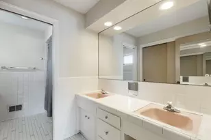 [Address not provided], Lincolnwood, IL 60712 - Photo 25