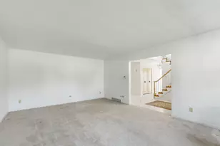 7241 N Lowell Ave, Lincolnwood, IL 60712 - Photo 5