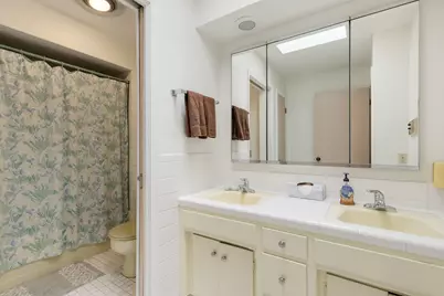 [Address not provided], Lincolnwood, IL 60712 - Photo 21