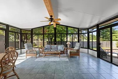 2S534 Danbury Drive, Glen Ellyn, IL 60137 - Photo 7