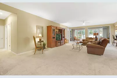 585 Tuscan View Drive, Elgin, IL 60124 - Photo 5