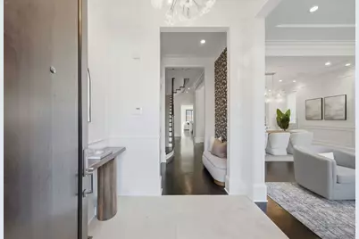 2658 N Mildred Avenue, Chicago, IL 60614 - Photo 3