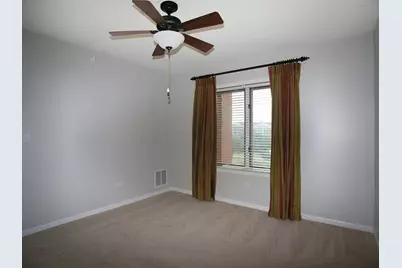 1 N Beacon Place #610, La Grange, IL 60525 - Photo 13