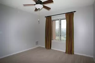 1 N Beacon Pl, La Grange, IL 60525 - Photo 13