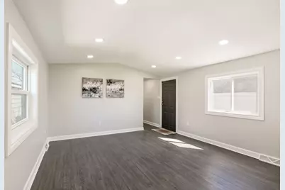 3515 Barb Avenue, Park City, IL 60085 - Photo 9