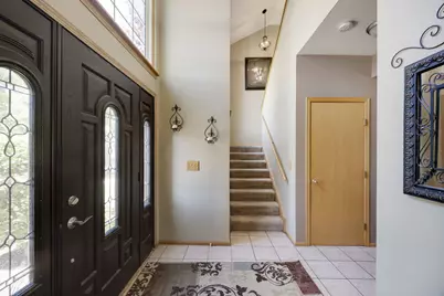 8 Elizabeth Court, Lake in the Hills, IL 60156 - Photo 3