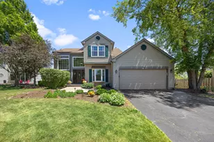 8 Elizabeth Ct, Lake in the Hills, IL 60156 - Photo 1