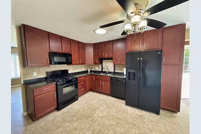 401 Holly Drive, Streamwood, IL 60107 - Photo 5