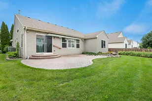 34220 N Wineberry Ln, Round Lake, IL 60073 - Photo 25