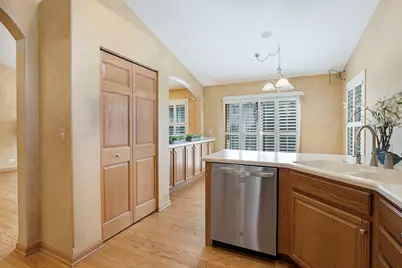34220 N Wineberry Lane, Round Lake, IL 60073 - Photo 5