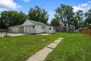 17931 W Gages Lake Rd, Grayslake, IL 60030 - Photo 15
