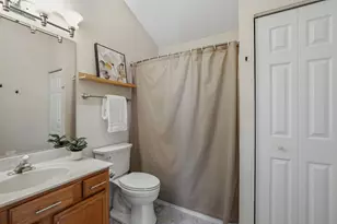257 Cranberry Lake Dr, Hainesville, IL 60073 - Photo 9