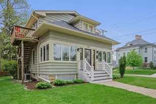 424 Blaine St, Batavia, IL 60510 - Photo 1