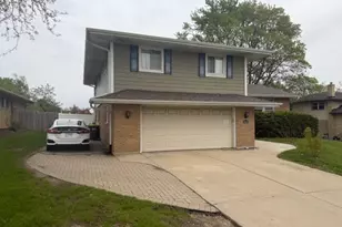 4608 Sycamore Ln, Rolling Meadows, IL 60008 - Photo 1