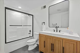 110 E Sheridan Rd, Lake Bluff, IL 60044 - Photo 29