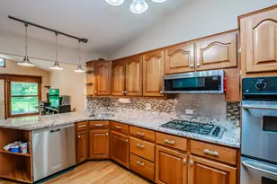 9S771 Brookbank Rd, Willowbrook, IL 60527 - Photo 15