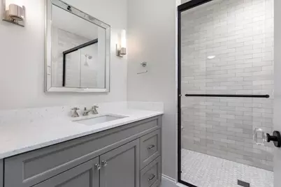 924 E Chicago Avenue, Naperville, IL 60540 - Photo 31