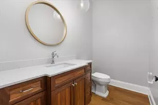 924 E Chicago Ave, Naperville, IL 60540 - Photo 29