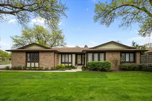 1417 Estate Ln, Glenview, IL 60025 - Photo 1