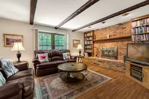 65 Regent Dr, Oak Brook, IL 60523 - Photo 11