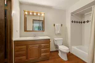 65 Regent Dr, Oak Brook, IL 60523 - Photo 19