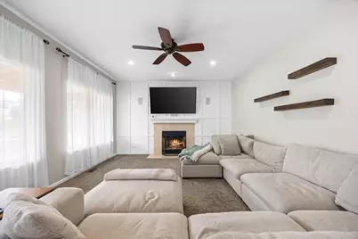 2321 Amsterdam Circle, Montgomery, IL 60538 - Photo 9
