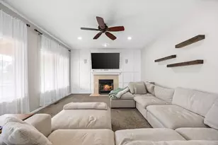 2321 Amsterdam Cir, Montgomery, IL 60538 - Photo 9