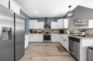 2321 Amsterdam Cir, Montgomery, IL 60538 - Photo 5