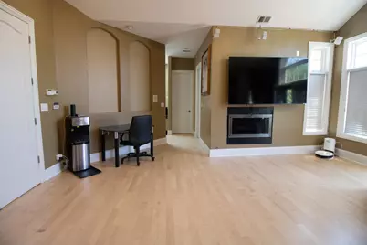 7016 N East Prairie Road, Lincolnwood, IL 60712 - Photo 11