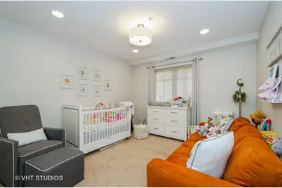8000 Kilpatrick Avenue #2E, Skokie, IL 60076 - Photo 9