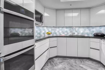 950 N Michigan Avenue #3702, Chicago, IL 60611 - Photo 17
