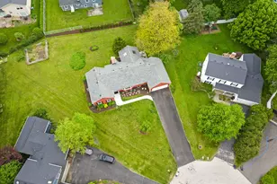 27W359 Aspen Ct, Winfield, IL 60190 - Photo 11