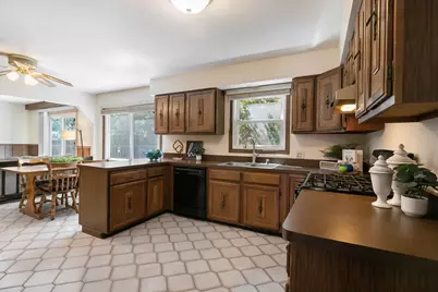 908 Firth Road, Mundelein, IL 60060 - Photo 7