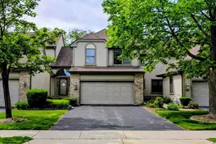 204 Bright Ridge Dr, Schaumburg, IL 60194 - Photo 1