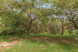 928 N Village Dr, Round Lake Beach, IL 60073 - Photo 15