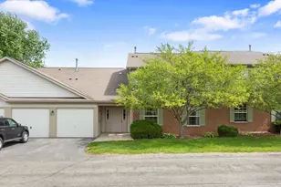928 N Village Dr, Round Lake Beach, IL 60073 - Photo 1